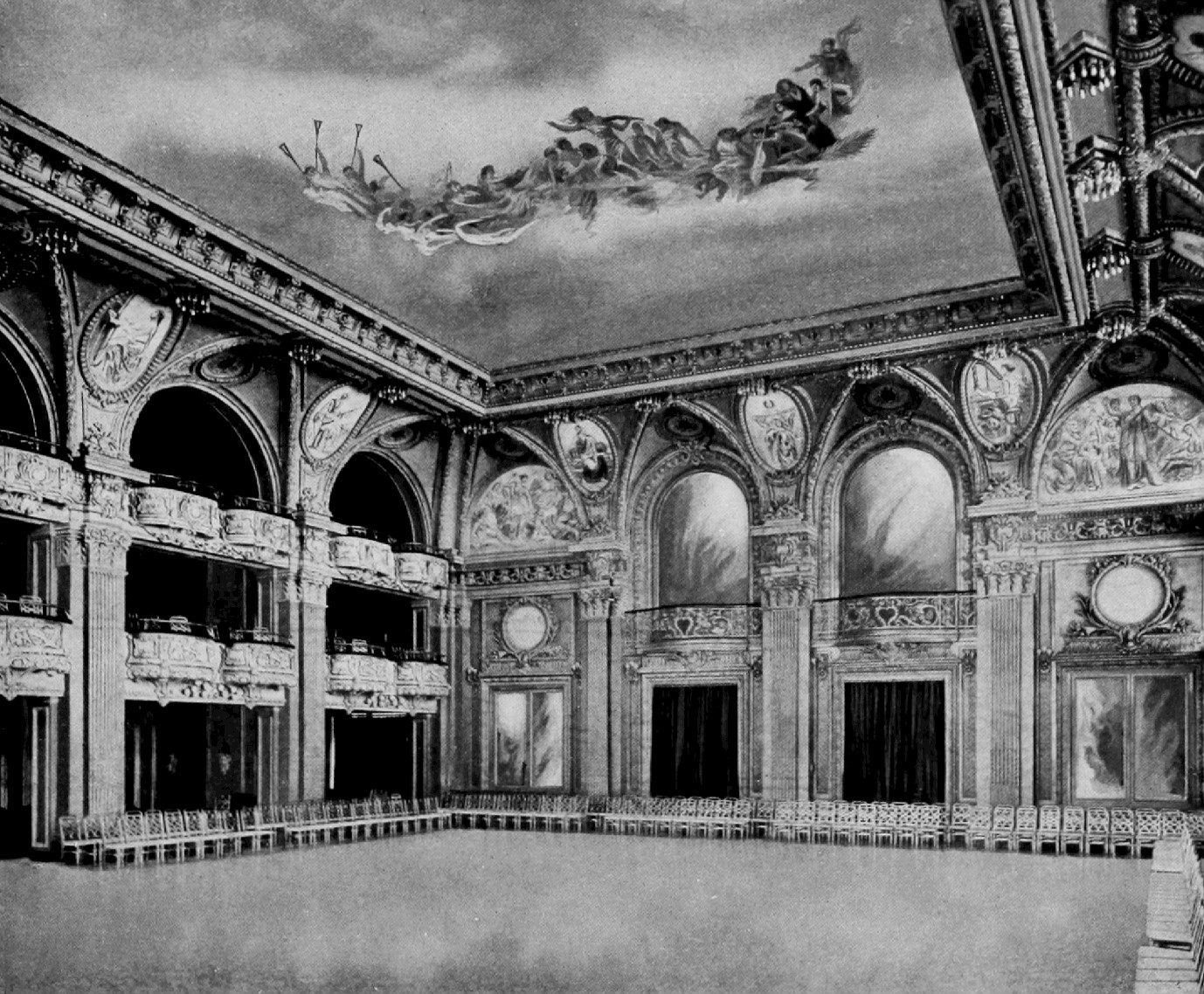 The grand ballroom of the original Waldorf-Astoria in New York, photographed around 1900